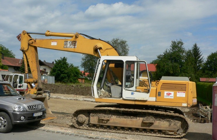 Erdarbeiten mit Bagger 