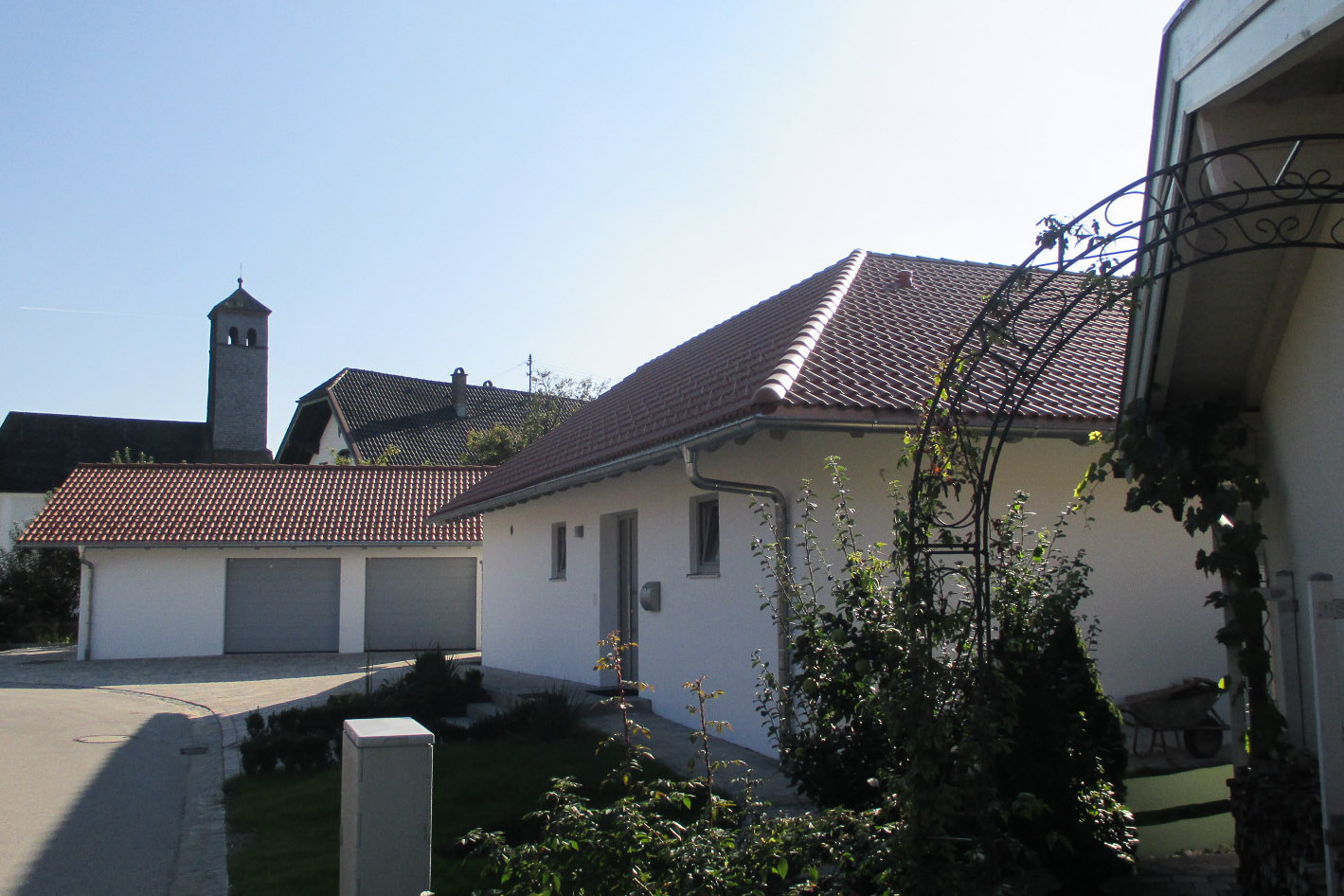 Bungalow mit Garagen