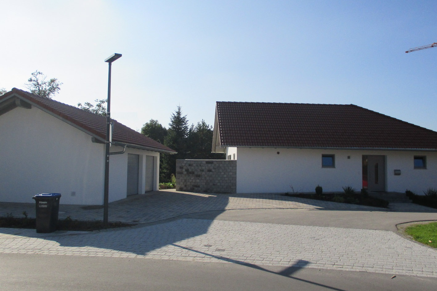 Bungalow mit Garagen
