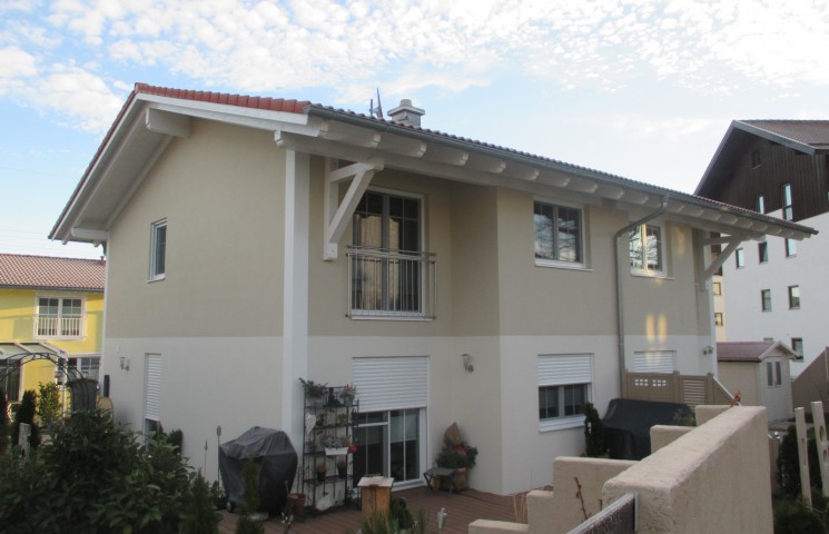 Doppelhaus mit Garagen