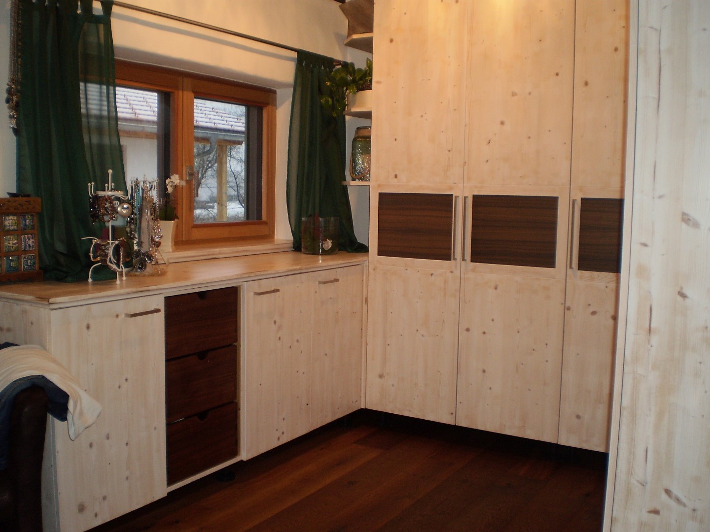Schrank von Schreinerei Lindner, Aufham 9, 83125 Eggstätt, Tel. 08056-9194, info@schreinerei-Lindner.com, www.schreinerei-lindner.com