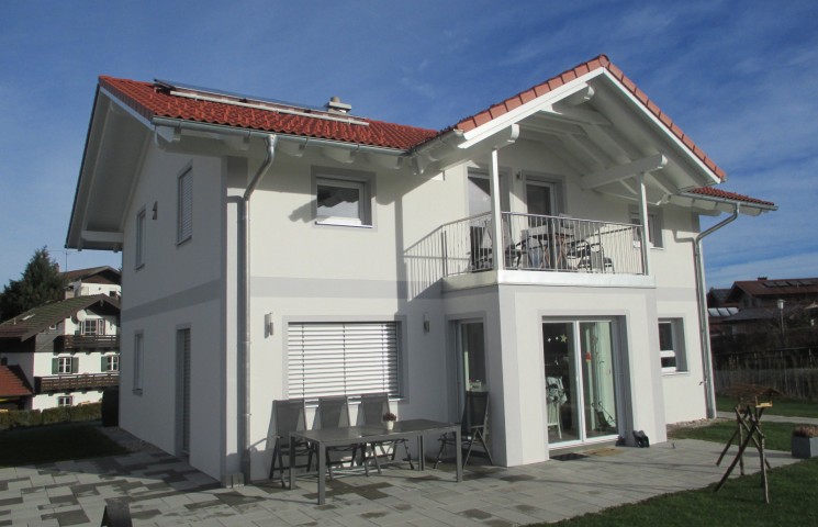 Einfamilienhaus mit Edelstahlbalkon