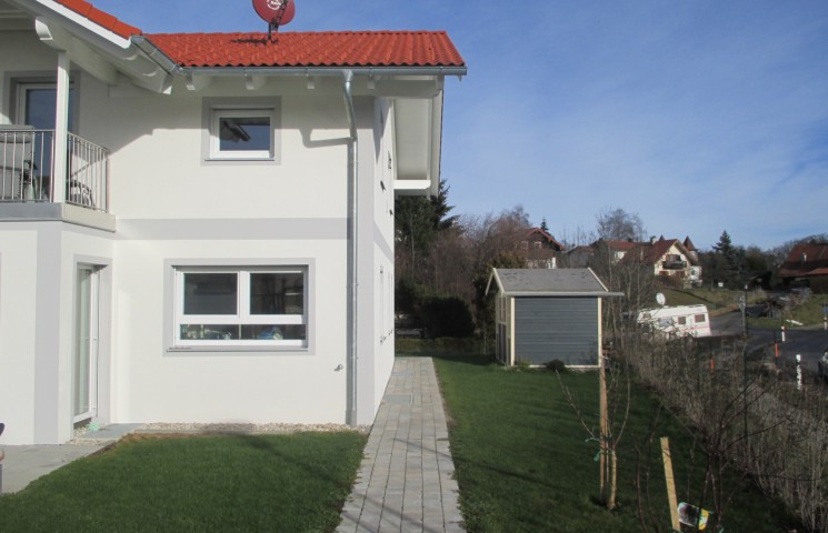 Einfamilienhaus mit Geräteschuppen