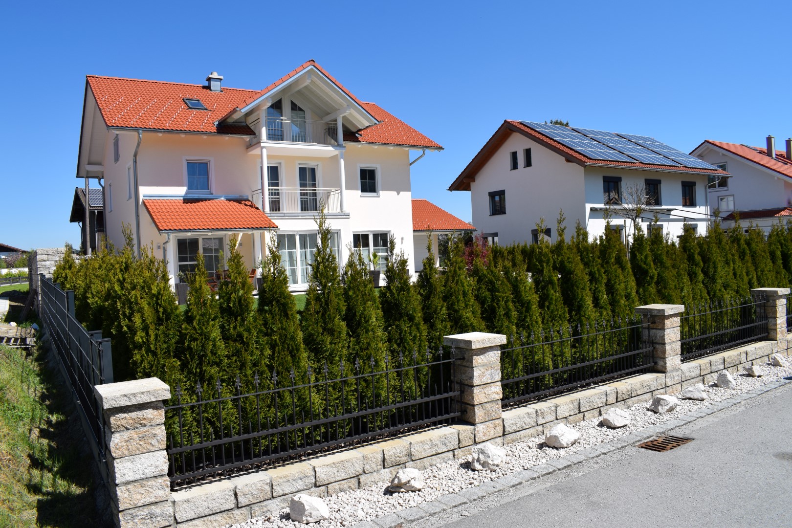 Einfamilienhaus - Gartenzaun