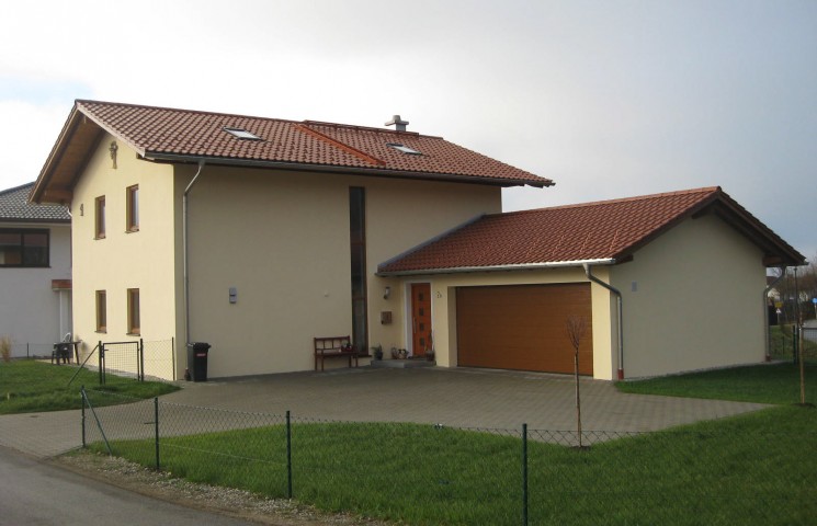 Einfamilienhaus mit Doppelgarage