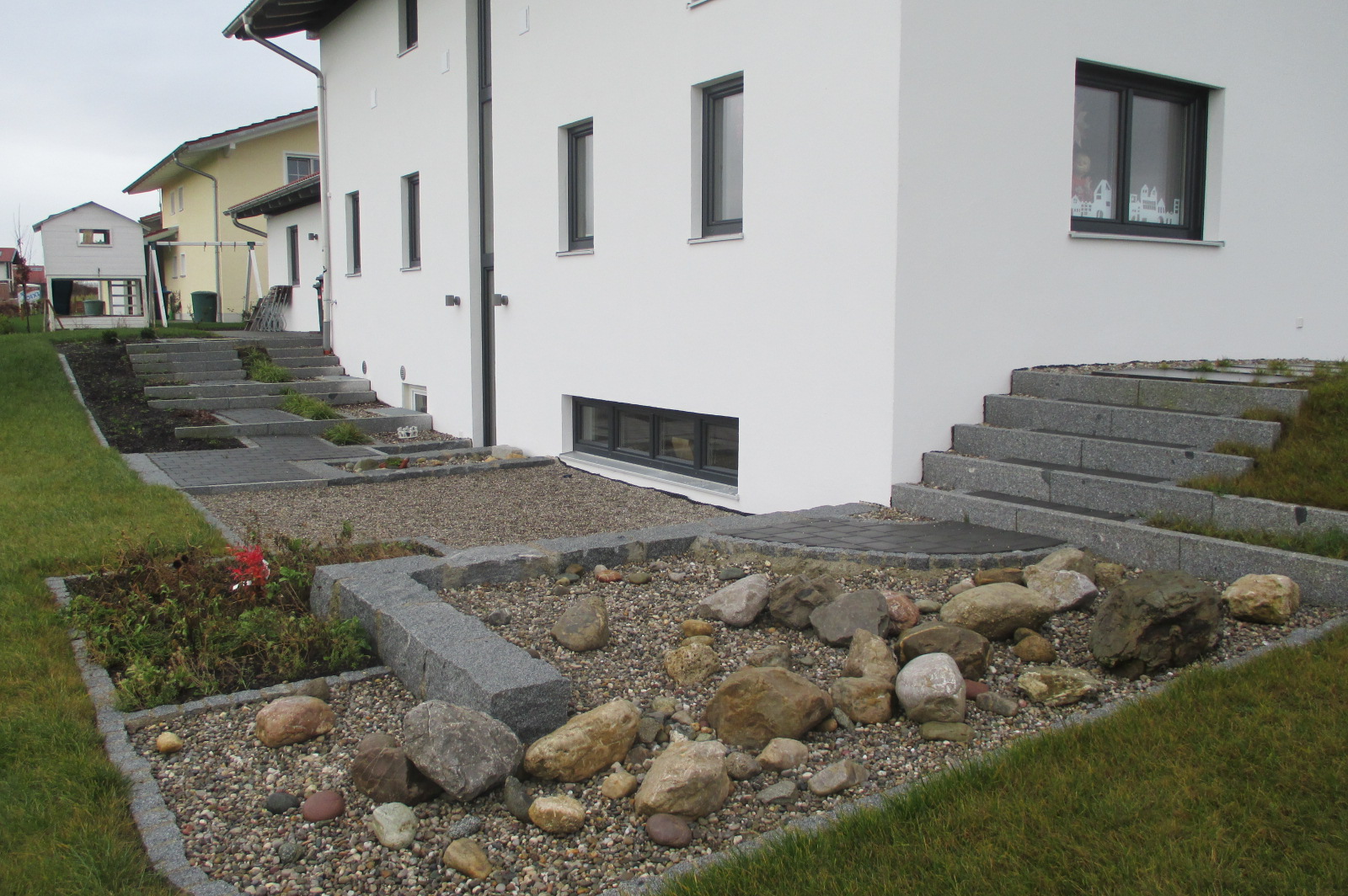 Einfamilienhaus - Außenanlagen