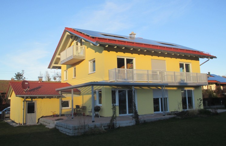 Einfamilienhaus mit überdachter Terrasse