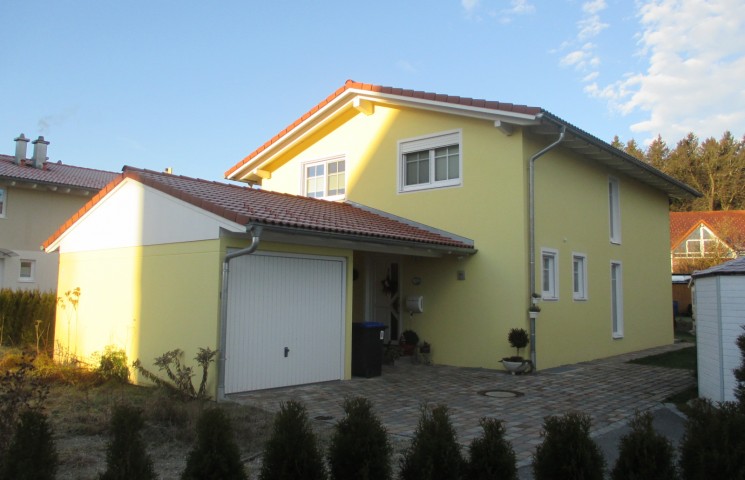 Einfamilienhaus mit Garage