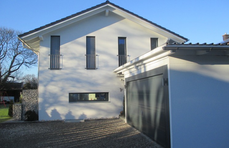 Einfamilienhaus mit franz. Balkongeländer