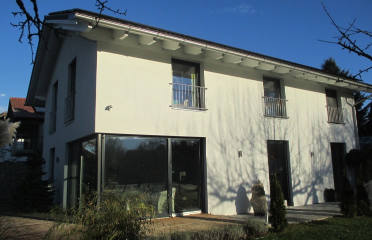 Einfamilienhaus mit franz. Balkongeländer