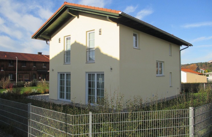 Einfamilienhaus mit Carport