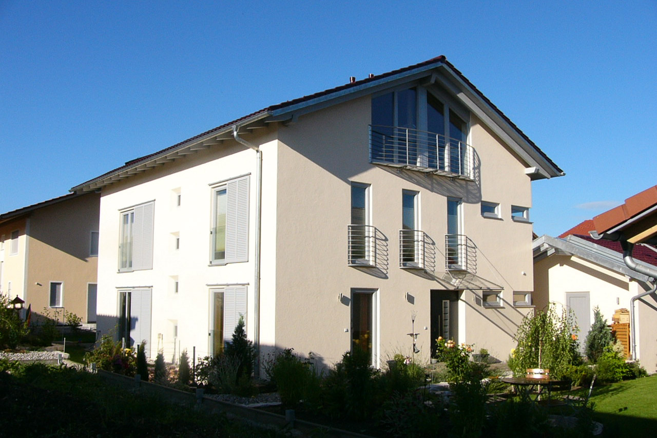 Einfamilienhaus mit Schiebeläden