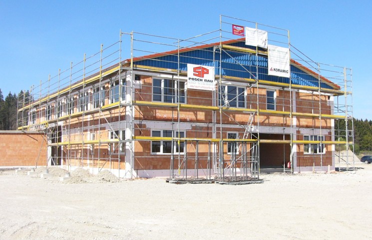 Gewerbehalle der Schlosserei Pertl im Chiemgau