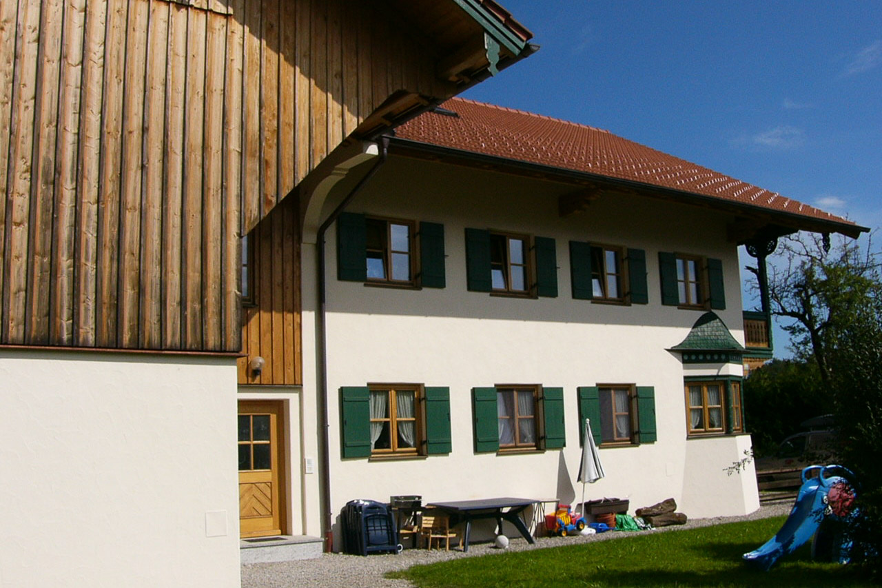 Ländliches Mehrfamilienhaus
