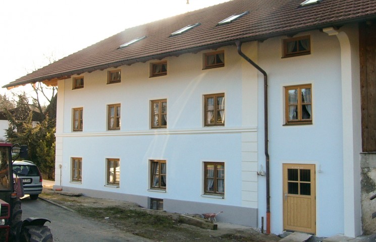 Sanierte Fassade - Wohnhaus