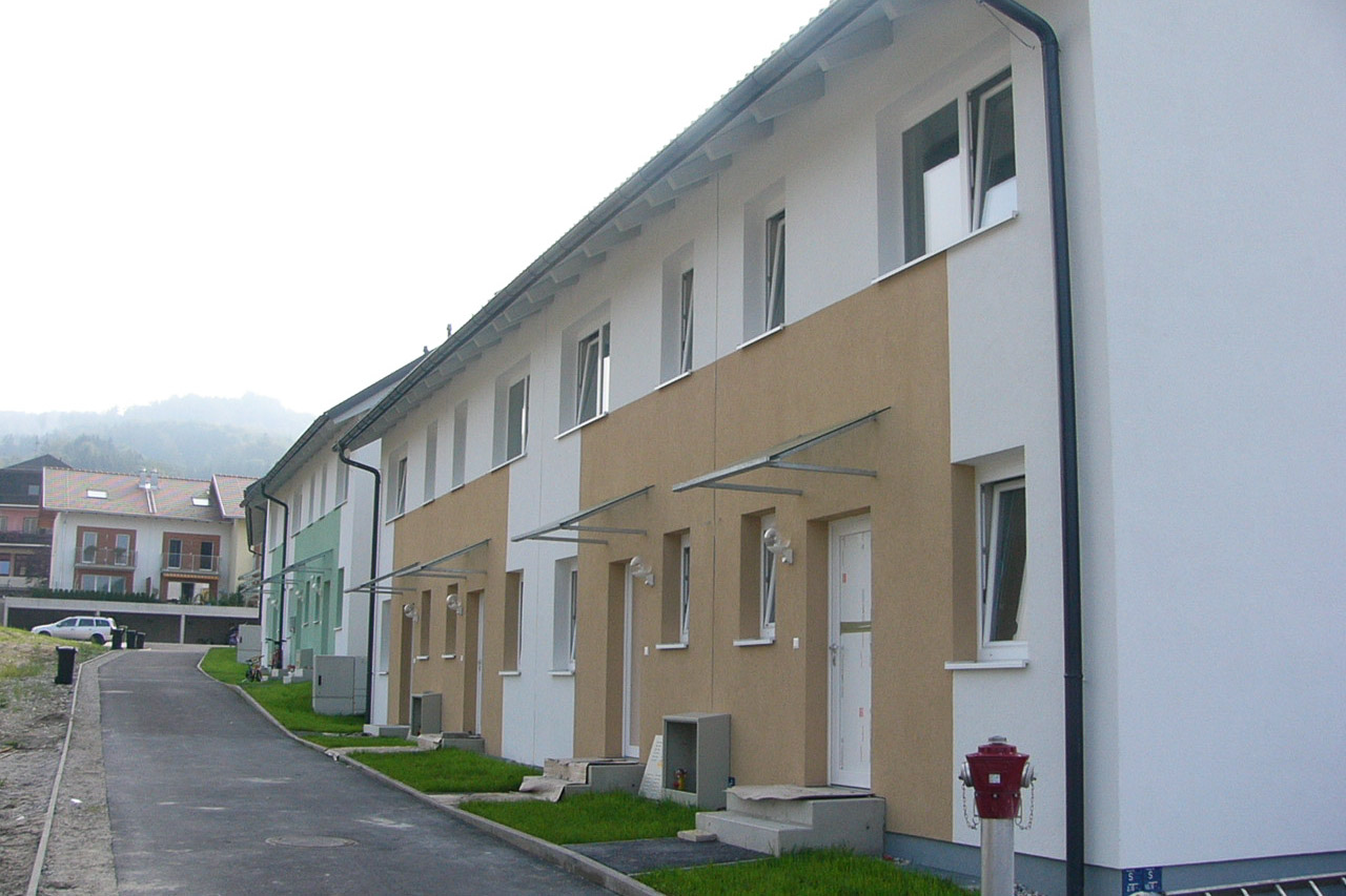 Mit Glas überdachter Eingang - Reihenhaus