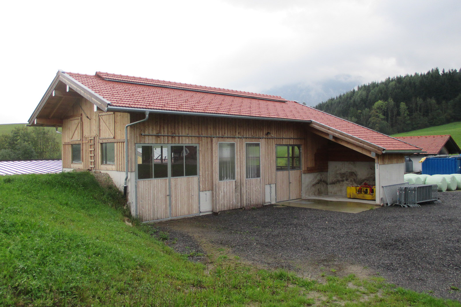 Stall in Hanglage