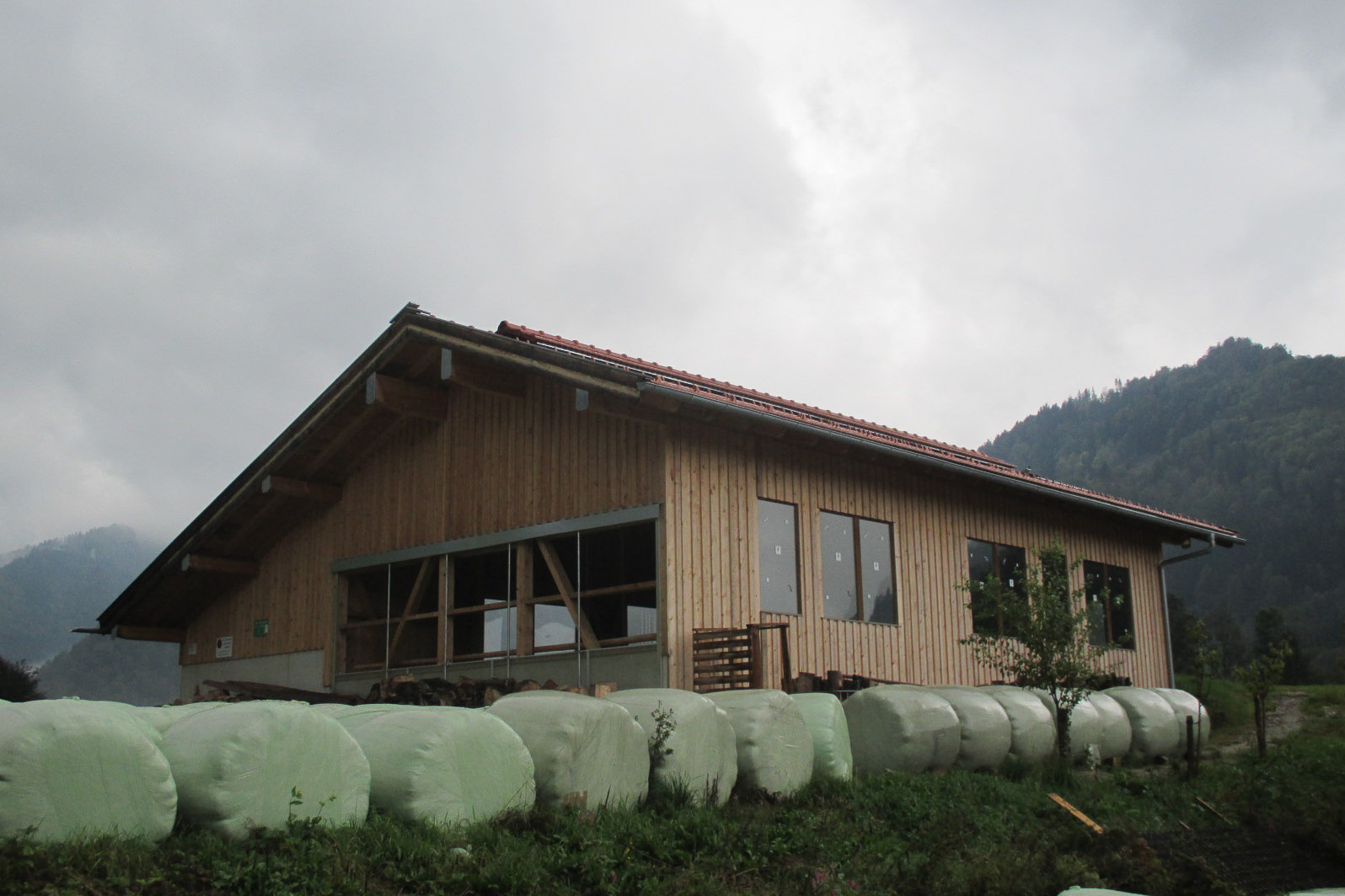 Stall in Hanglage