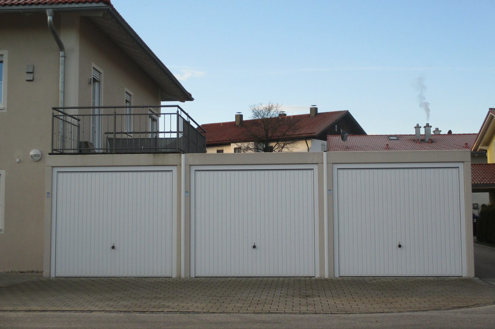 MFH mit 6 Wohneinheiten und Garagen