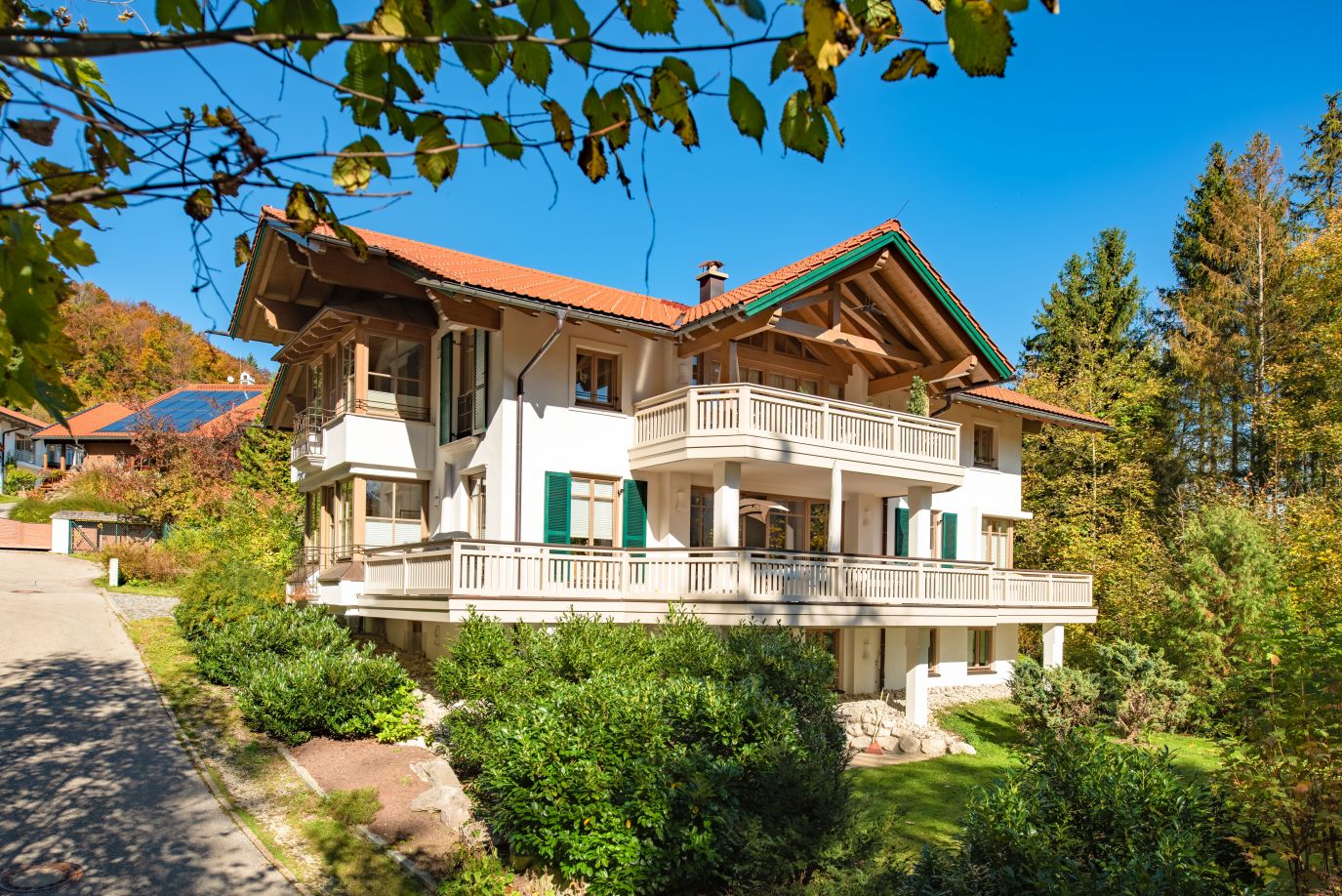 Zweifamilienhaus - Hanglage