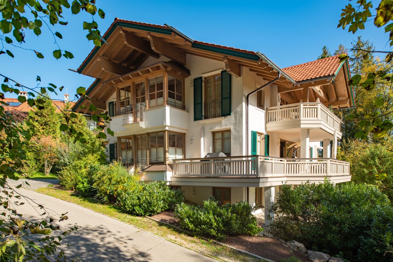 Zweifamilienhaus - Hanglage
